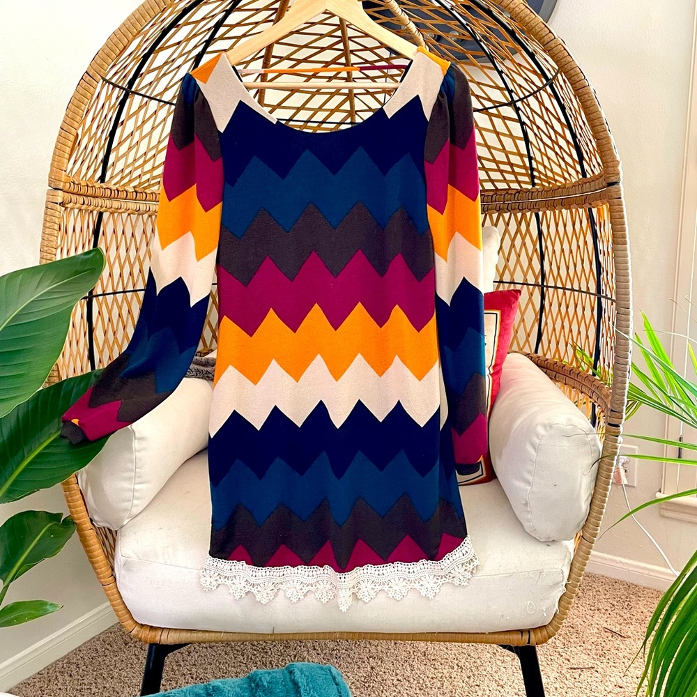 Retro Style Mini Dress With Lace Hem